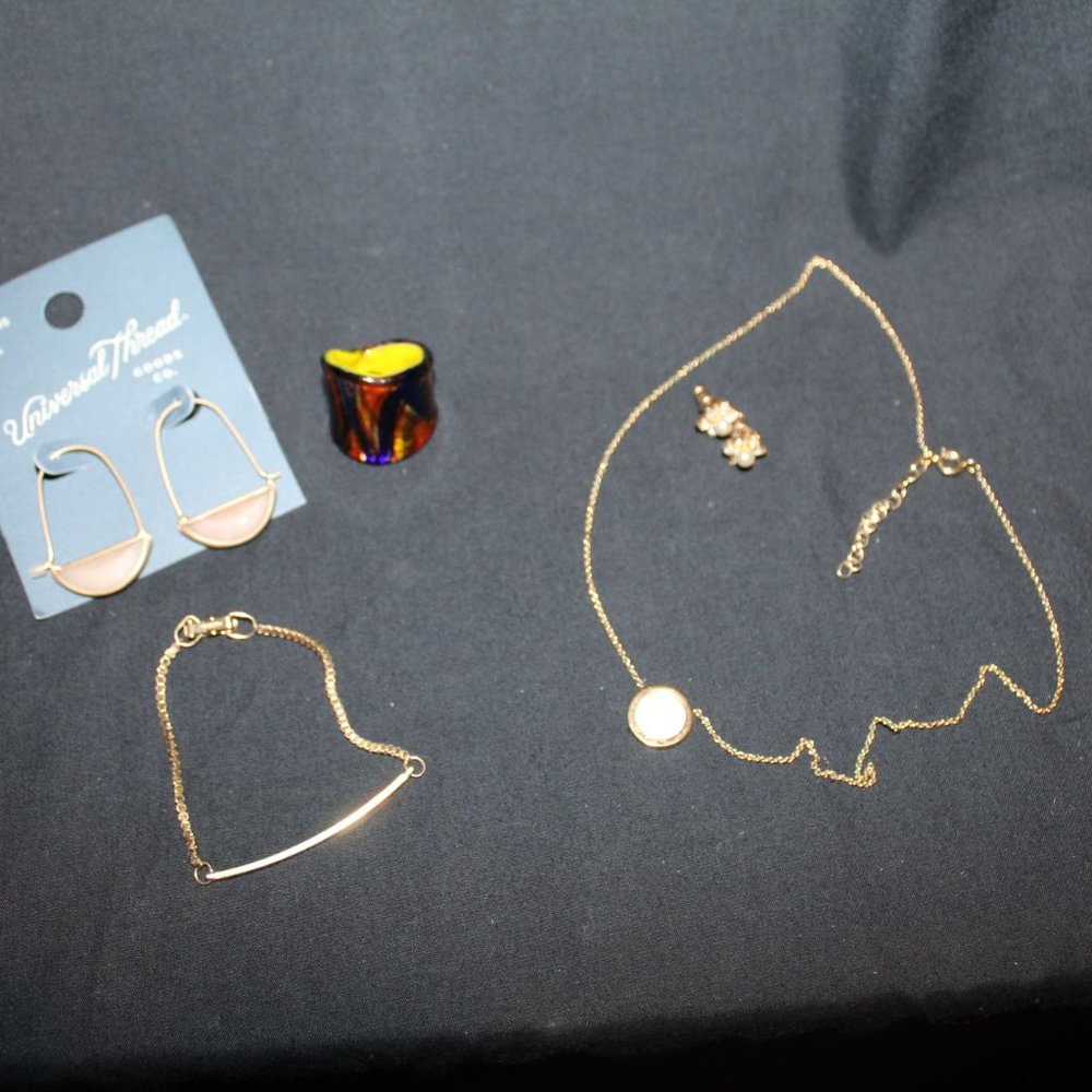 5 piece jewelry set gold tone